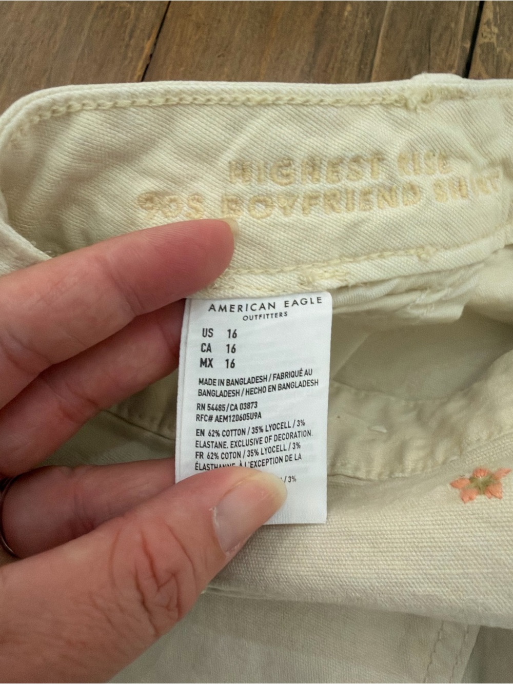 American Eagle highest rise 90s boyfriend shorts floral embroidered sz.16 - Picture 5 of 6